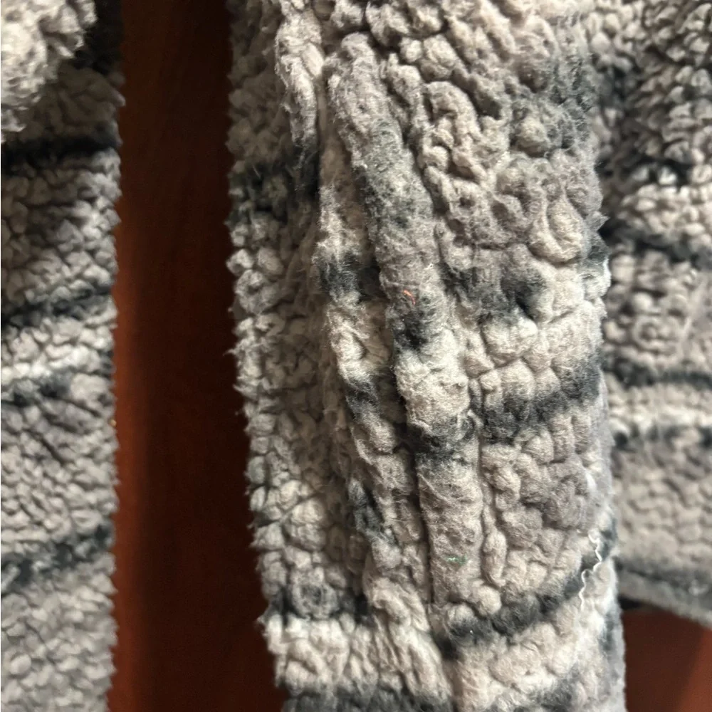 Women's natural blue by Visitor Sherpa Pullover